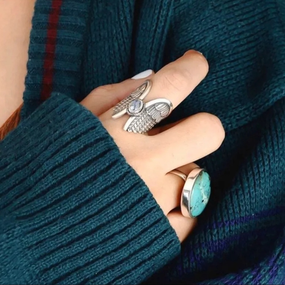 Ring - Picture 2 of 10